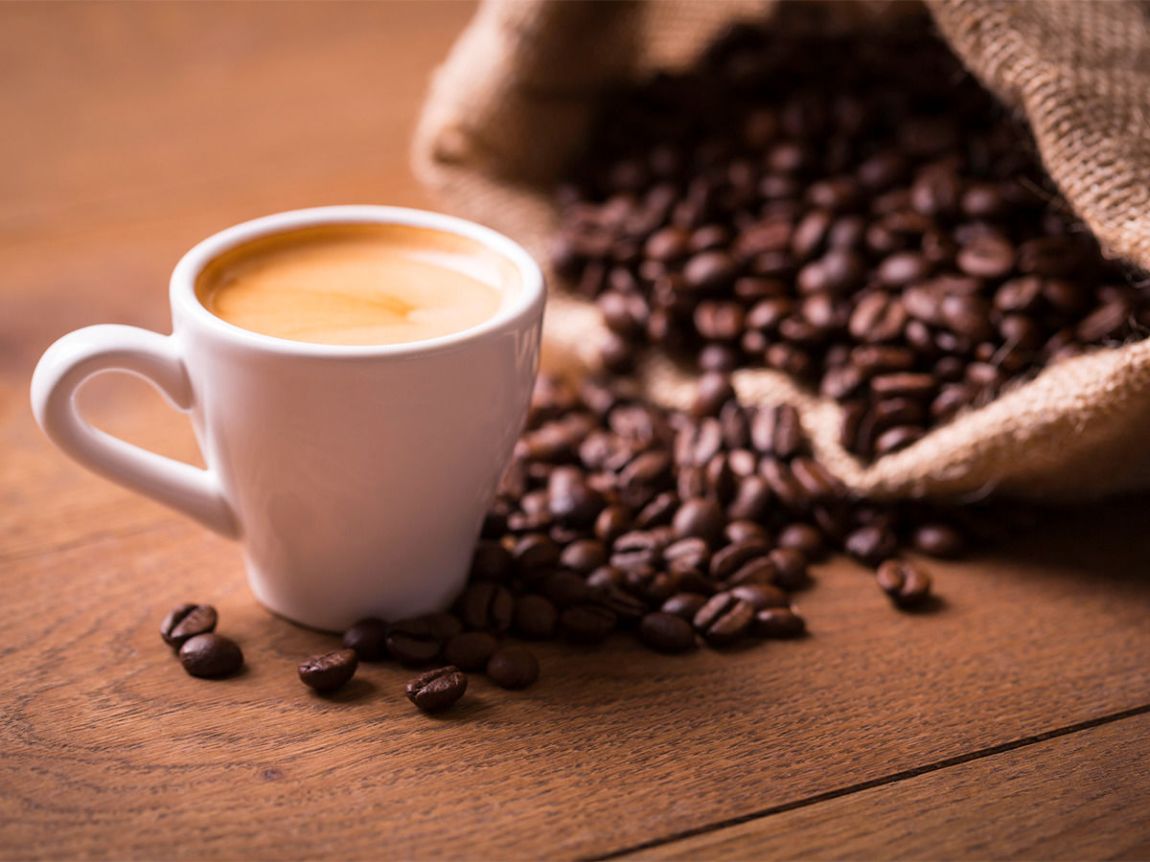 Tra tè e caffè, meglio il caffè secondo una ricerca che ha studiato la capacità delle due bevande di alterare o meno l'attività di alcuni geni