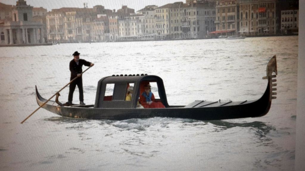 Breve storia della gondola tra sfarzi e asimmetrie