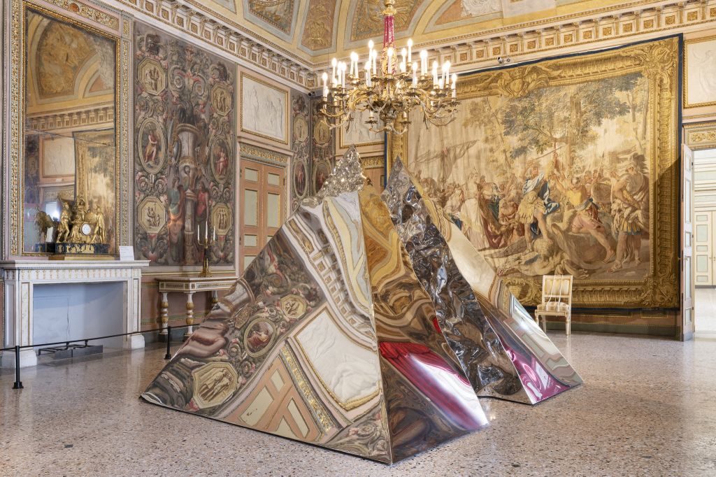 Palazzo Reale. Da sabato 1 luglio apre al pubblico la mostra “XHIXHA. La reggia allo specchio”