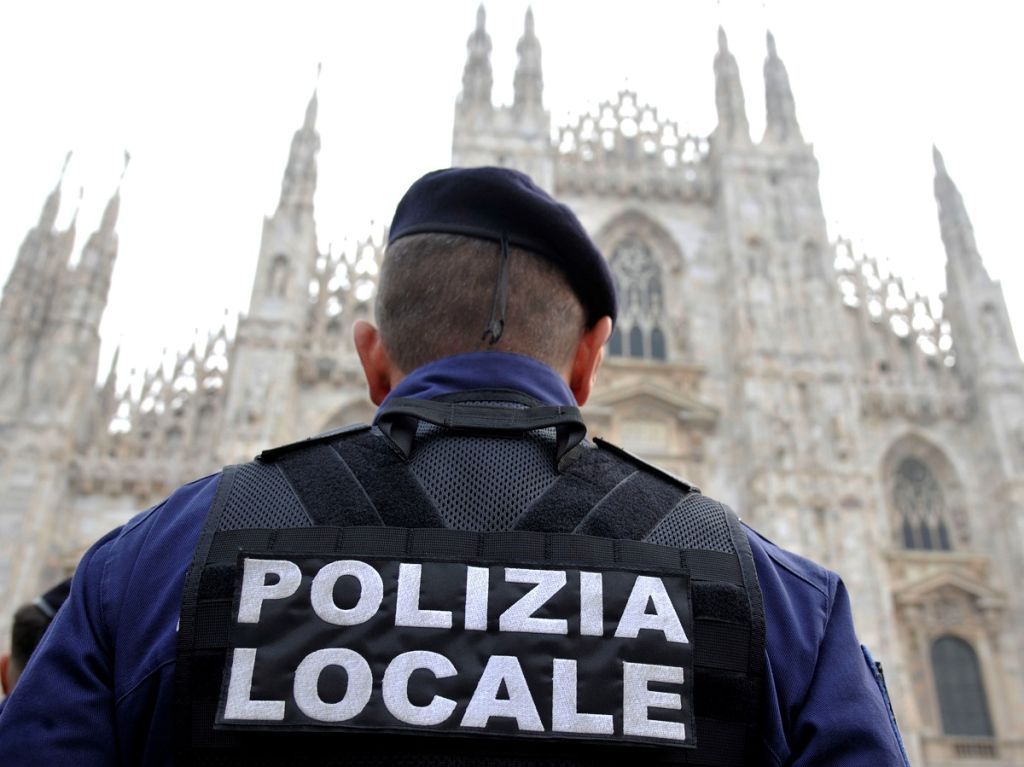 Arrestato Fisioterapista per Abuso Sessuale su Minori - Polizia Locale Interviene