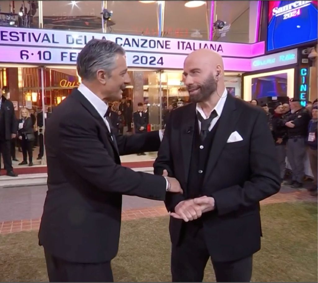 Imbarazzo di John Travolta con la qua qua dance