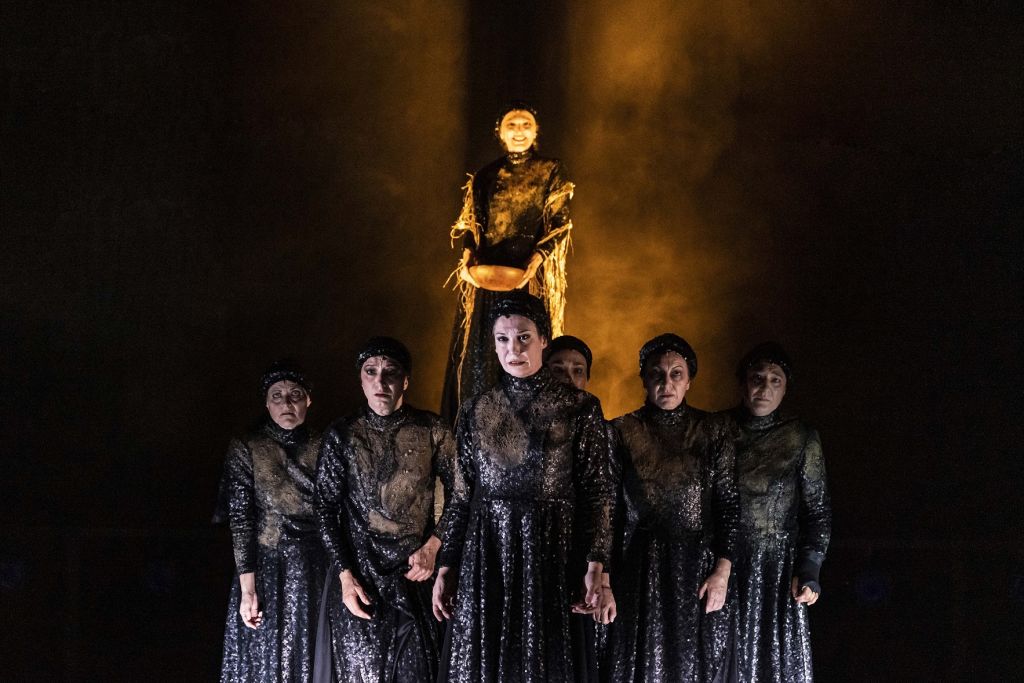 SUPPLICI di EURIPIDE al Teatro Menotti di Milano