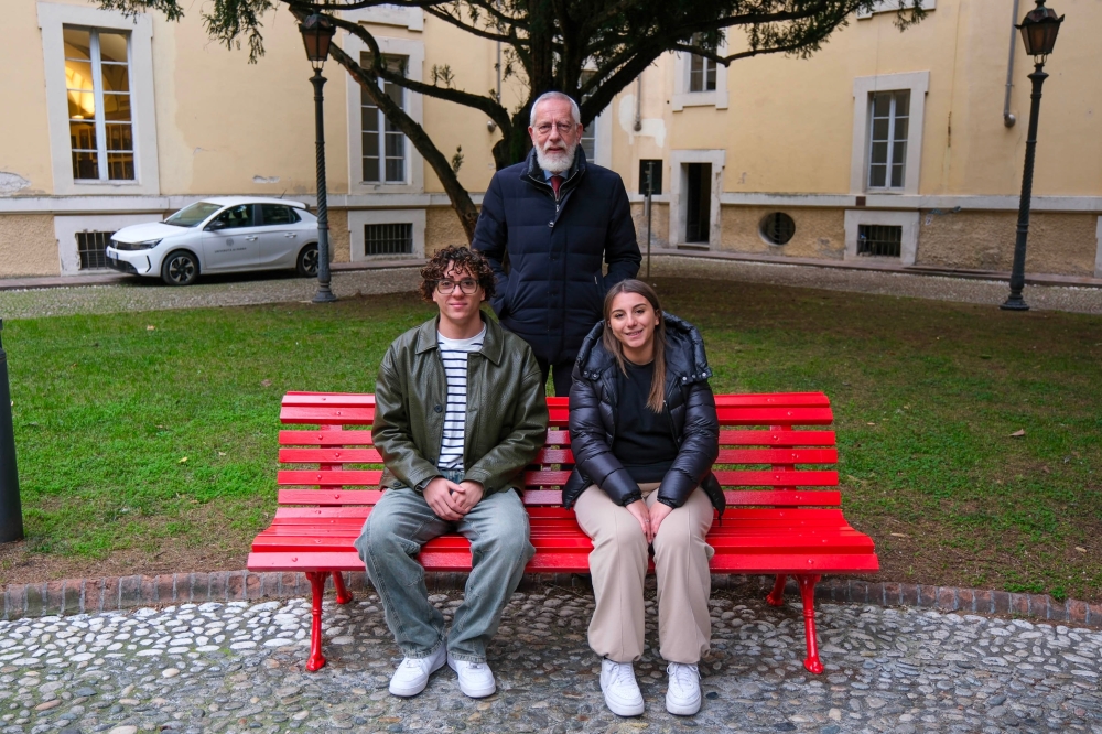 Panchine Rosse all'Università di Parma: No alla Violenza contro le Donne