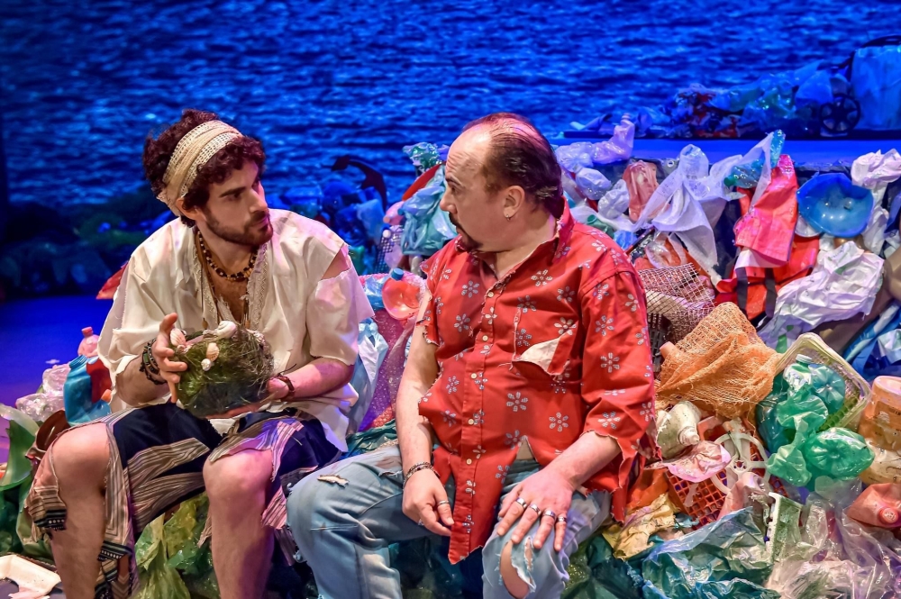 Maurizio Casagrande al Teatro Manzoni con IL VIAGGIO DEL PAPA'