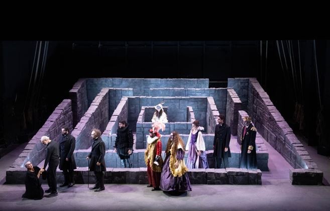 La Tempesta incanta Milano: al Menotti Shakespeare visionario che parla al presente