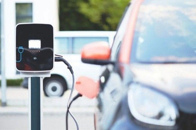 Ztl Roma, stop alla gratuità per auto elettriche: dal 1 luglio permesso a pagamento