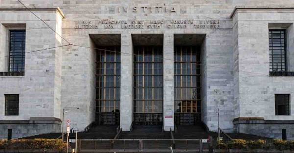 La prima sentenza RG. 2316/2021 a favore degli OSS - Illegittima la sospensione dal lavoro