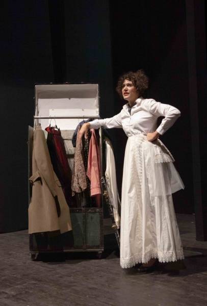 VERONICA (dentro al Carcano, in pè!) Teatro Carcano di Milano