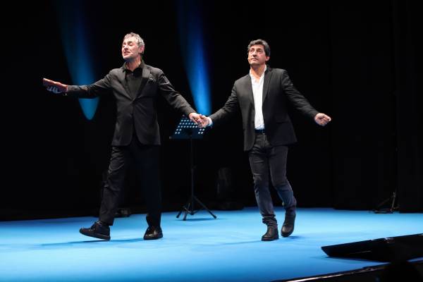 TUTTO IL MONDO E’ UN PALCOSCENICO al Teatro Manzoni di Milano