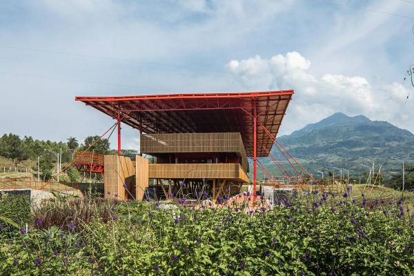 TRIENNALE ESTATE Lo Sconosciuto, l’architettura, il suono e le immagini in movimento