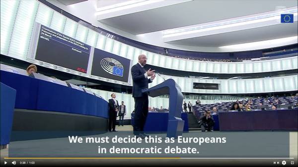 Presidente Charles Michel riporta al Parlamento Europeo sulla decisione di fornire assistenza operativa diretta all'Ucraina e sui piani per affrontare le sfide economiche a breve e lungo termine
