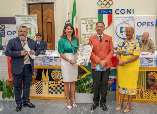 EVENTO INTERNAZIONALE "3° INVICTUS DAY" IN ANTEPRIMA MONDIALE, A ROMA, RITIRA IL PREMIO: “AMBASSADOR OF FREEDOM” L’AVVOCATO GENNARO “GERRY” DANESI, CONSOLE ONORARIO DEL NICARGUA.