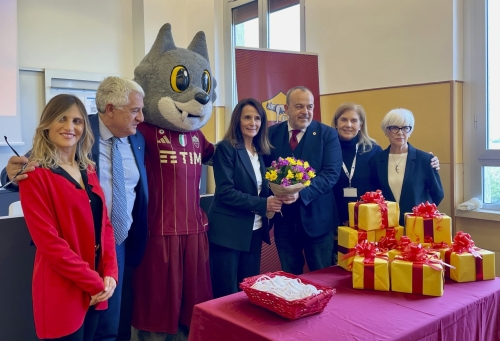Giornata Internazionale della Donna, centinaia di ...